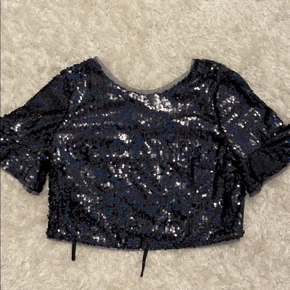 NWOT Lulus Sequin Cropped Top